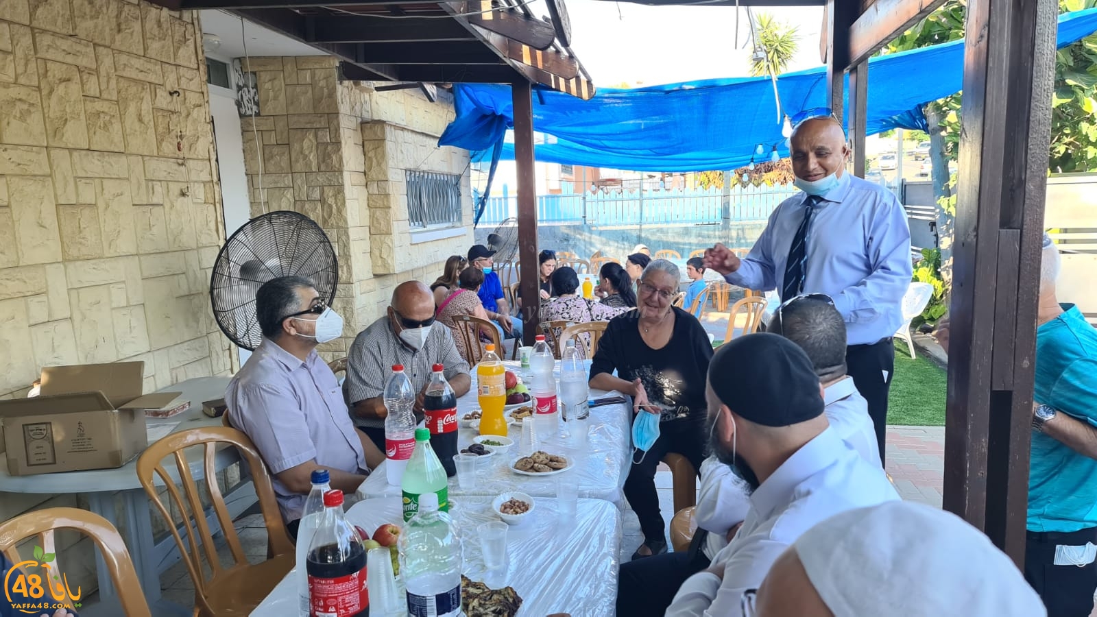   وفد من يافا في زيارة تعزية لعائلة شاب يهودي أنقذ عائلة عربية من الغرق 